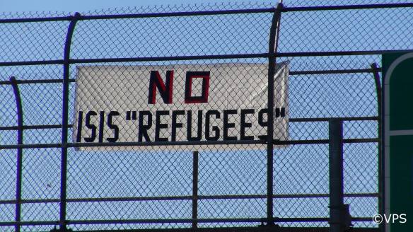 no-isis-refugees-tarp